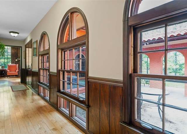 Property at 733 S Pine Hill Rd, Griffin, GA 30224, 4 beds, 3 baths