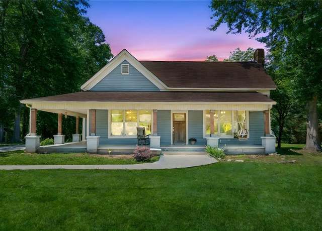 Property at 1382 6th Ave, Auburn, GA 30011, 3 beds, 2 baths