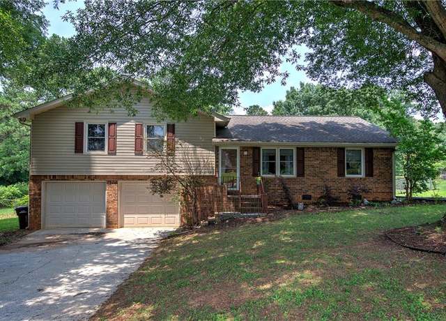Property at 36 Skyview Cir, Cartersville, GA 30120, 3 beds, 2 baths