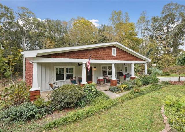 Property at 4442 Mclain Cir, Acworth, GA 30101, 3 beds, 2 baths
