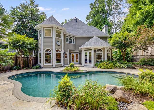 Property at 1078 Shady Valley Pl NE, Atlanta, GA 30324, 3 beds, 2.5 baths