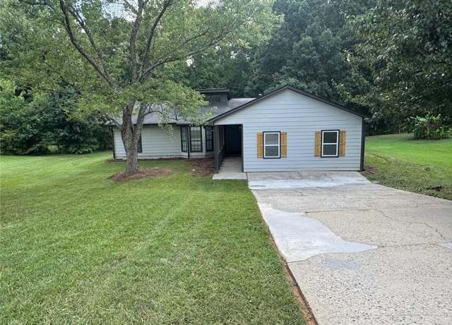 Property at 9573 Briar Creek Ct, Jonesboro, GA 30238, 3 beds, 2 baths