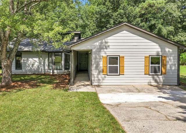 Property at 9573 Briar Creek Ct, Jonesboro, GA 30238, 3 beds, 2 baths