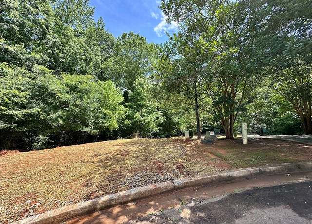Property at 5896 Woodland Park Ct, Jefferson, GA 30549
