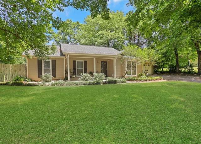 Property at 1605 Saddlecreek Rd, Auburn, GA 30011, 3 beds, 2 baths