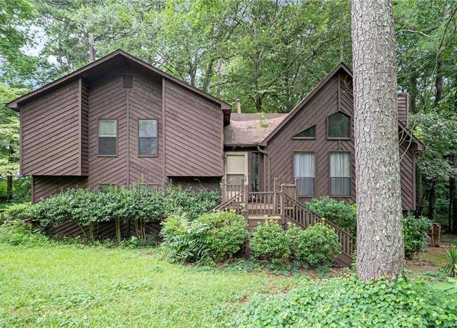 Property at 1723 Hickory Grove Trl NW, Acworth, GA 30102, 3 beds, 2.5 baths