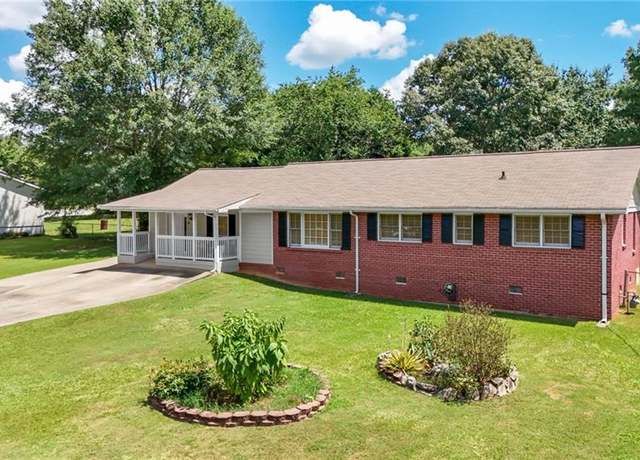 Property at 3406 San Antonio Dr, Snellville, GA 30039, 3 beds, 2 baths