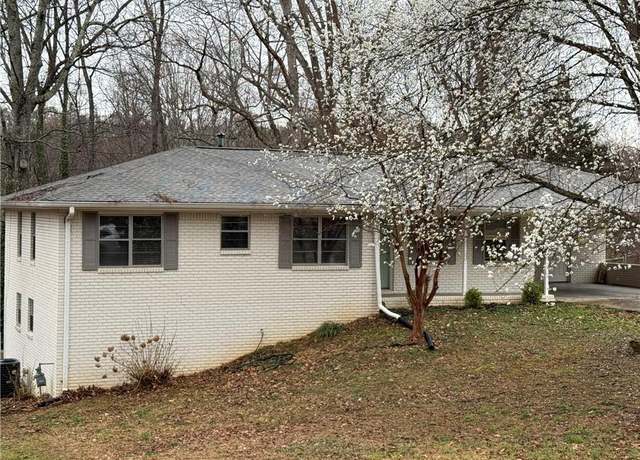 Property at 184 Wana Cir SE, Mableton, GA 30126, 3 beds, 2 baths