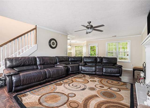 Property at 3885 Weeping Willow Ln, Loganville, GA 30052, 4 beds, 3 baths