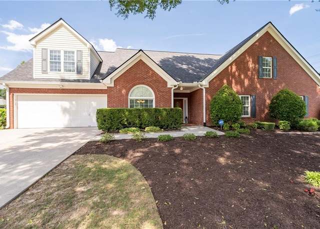 Property at 3027 Biltmore Woods Dr, Buford, GA 30519, 4 beds, 2 baths