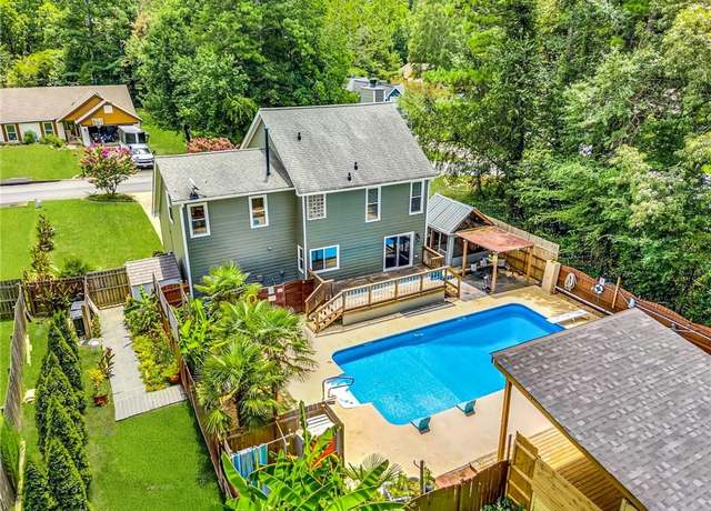 Property at 3617 Homewood Dr, Powder Springs, GA 30127, 4 beds, 2.5 baths