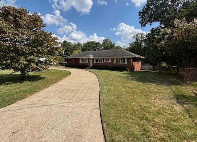 Property at 204 Sequoia Dr NE, Marietta, GA 30060, 3 beds, 1.5 baths