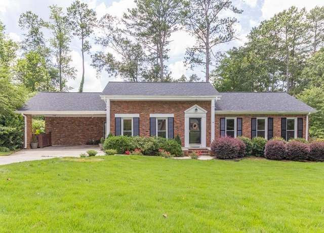 Property at 2118 Allaire Ln NE, Atlanta, GA 30345, 3 beds, 2 baths