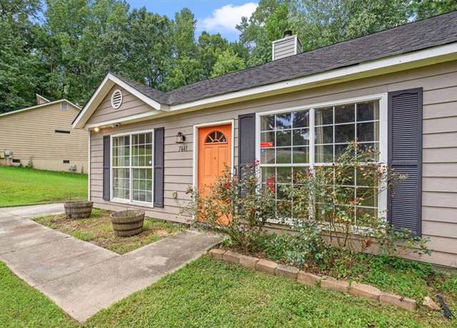 Property at 7641 Kevin Pl, Jonesboro, GA 30236, 3 beds, 2 baths