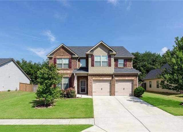 Property at 207 Birchwood Dr, Loganville, GA 30052, 5 beds, 3 baths
