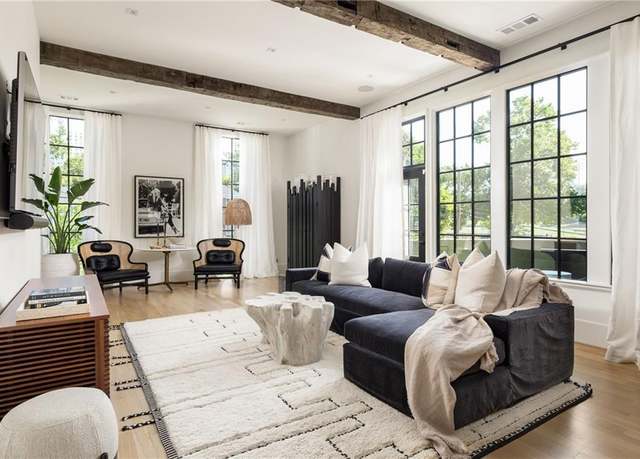 Property at 77 Delmont Dr NE, Atlanta, GA 30305, 4 beds, 4.5 baths