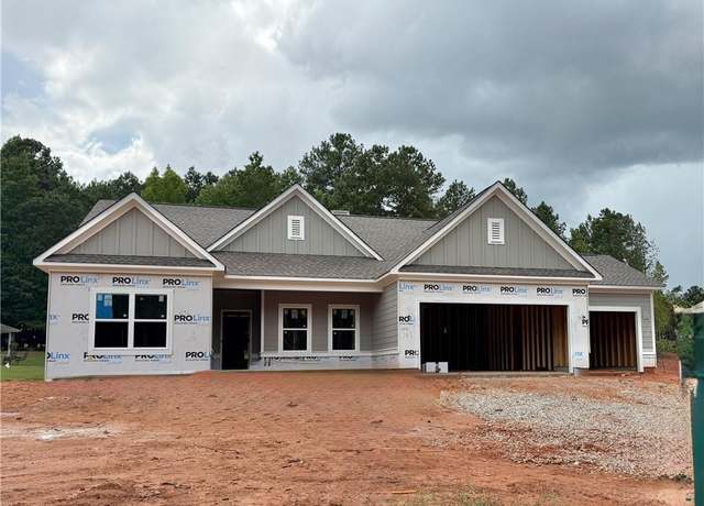 Property at 724 Belle Vista St, Monroe, GA 30656, 4 beds, 3 baths