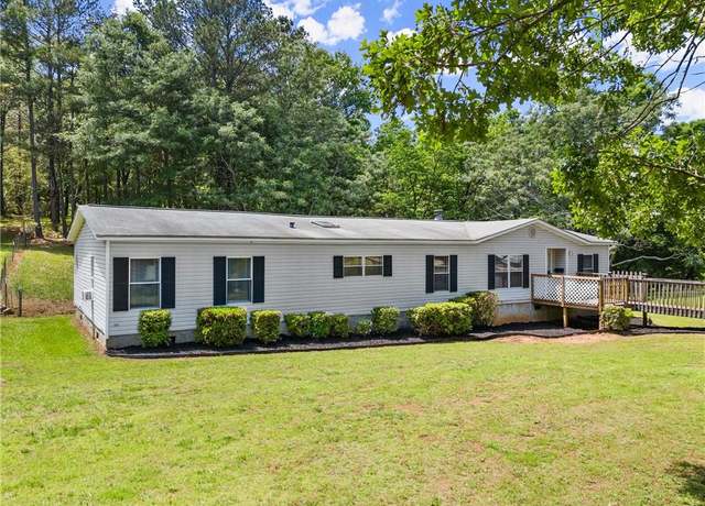 Property at 1000 Jim Johnson Rd, Winder, GA 30680, 3 beds, 3.5 baths