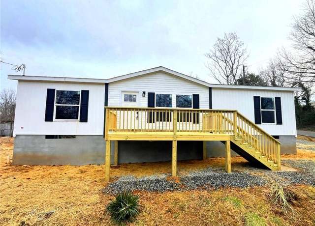 Property at 2481 Broadway Pl, Gainesville, GA 30504, 3 beds, 2 baths