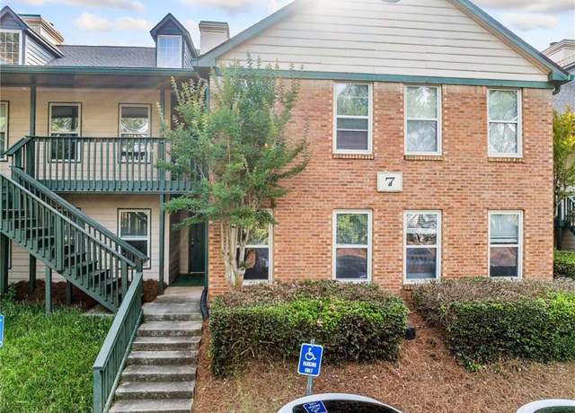 Property at 705 Beaufort Cir, Duluth, GA 30096, 3 beds, 2 baths