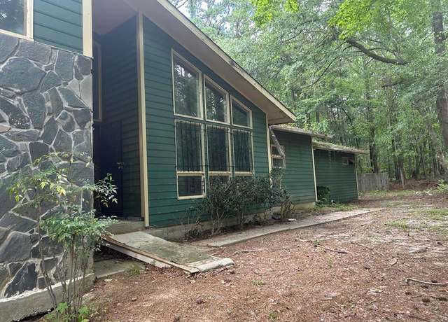 Property at 2725 Old Jonesboro Rd, Fairburn, GA 30213, 3 beds, 2.5 baths