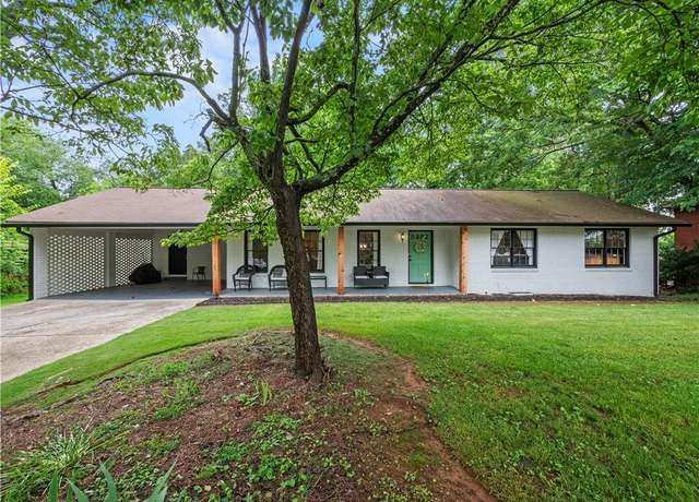 Property at 1488 Vine St NE, Gainesville, GA 30501, 3 beds, 2 baths