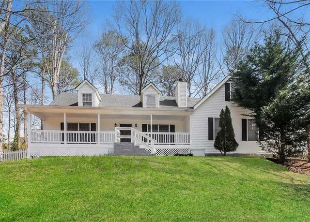 Property at 4100 Summer Wood Dr, Snellville, GA 30039, 3 beds, 2 baths