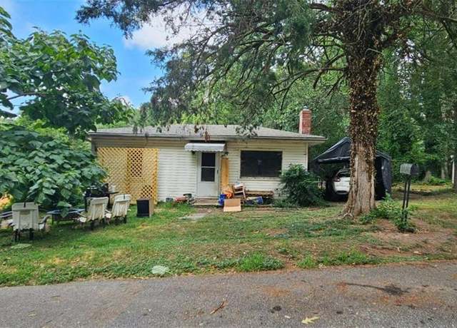 Property at 1112 Alpine St, Gainesville, GA 30501, 2 beds, 1 bath