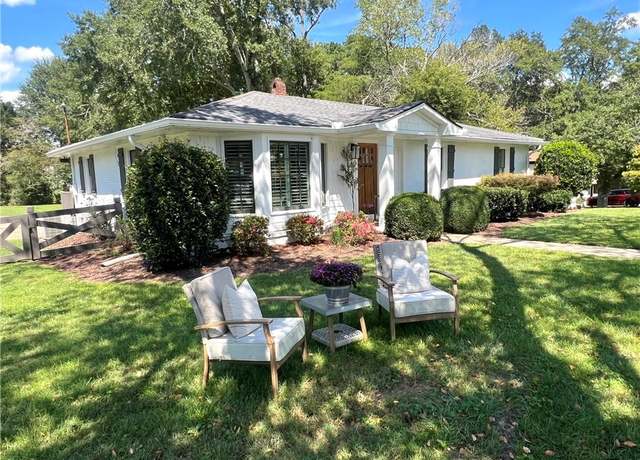 Property at 109 Linton St, Woodstock, GA 30188, 4 beds, 3 baths
