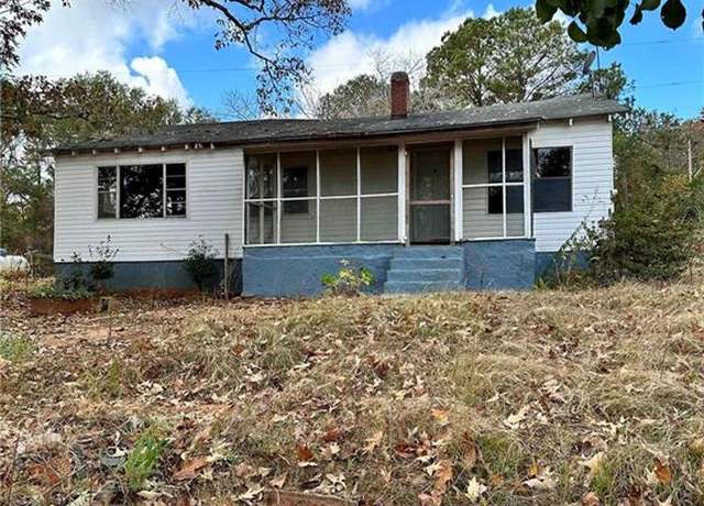 Property at 796 Shoemaker Rd, West Point, GA 31833, 3 beds, 1 bath