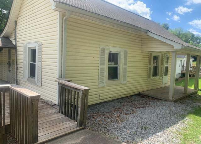 Property at 509 Adamson Ave, Carrollton, GA 30117, 4 beds, 2 baths