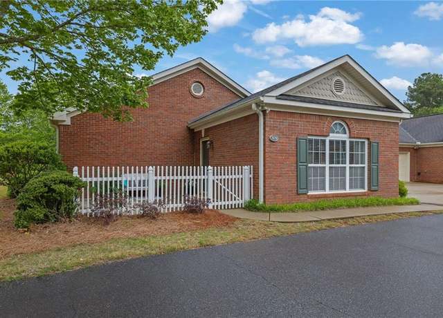 Property at 509 Sawnee Corners Dr, Cumming, GA 30040, 2 beds, 2 baths