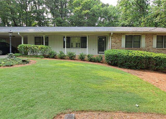Property at 2600 Amberly Dr, Dunwoody, GA 30360, 3 beds, 2 baths