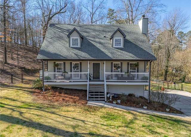 Property at 504 Hanover Ct, Woodstock, GA 30188, 3 beds, 2 baths