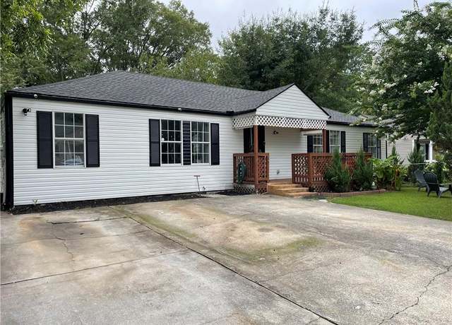 Property at 410 Mcarthur Dr NE, Marietta, GA 30060, 4 beds, 2 baths