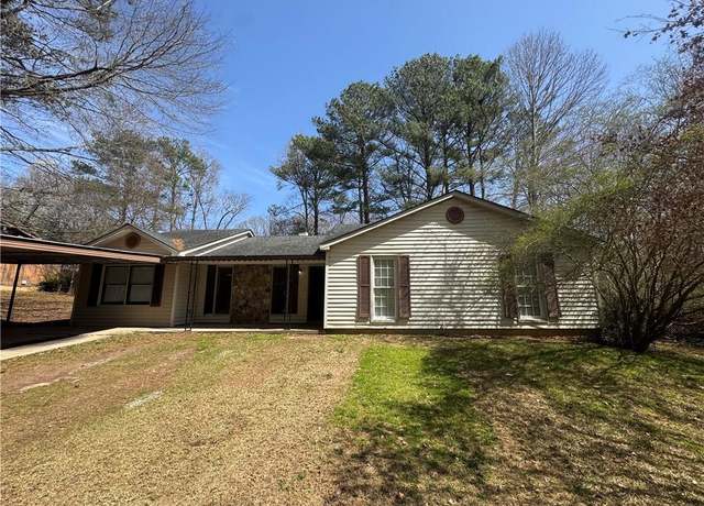 Property at 5872 Fox Run, Rex, GA 30273, 3 beds, 2 baths