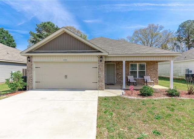 Property at 104 Hughes Dr, Warner Robins, GA 31093, 3 beds, 2 baths