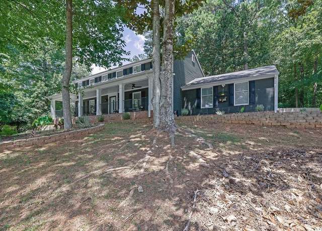 Property at 1210 Northshore Dr, Roswell, GA 30076, 5 beds, 2.5 baths