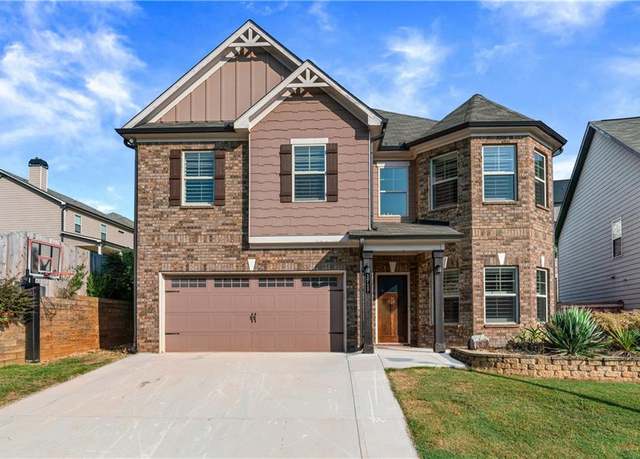 Property at 1717 Castleberry Ln, Buford, GA 30518, 5 beds, 3 baths