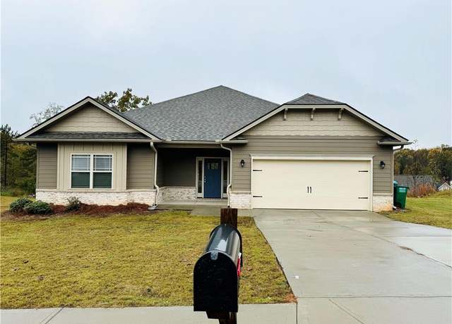 Property at 2204 Remington Dr, Commerce, GA 30529, 4 beds, 2 baths