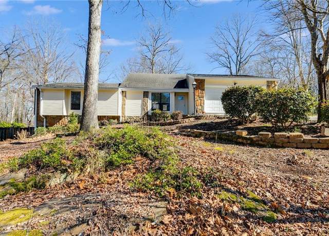 Property at 9760 Greenside Way, Douglasville, GA 30135, 4 beds, 2 baths