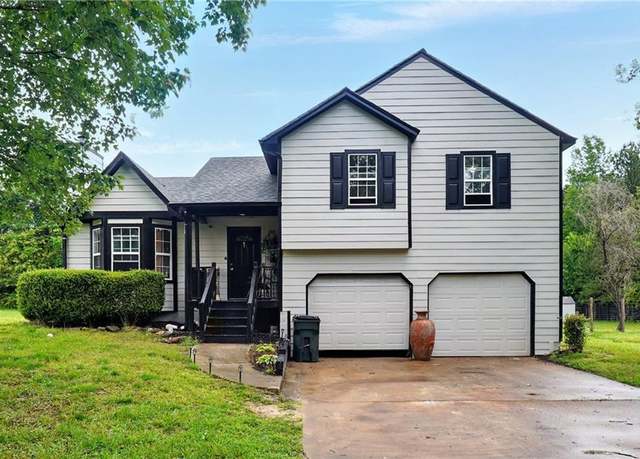 Property at 18 Amanda Dr, Dallas, GA 30157, 3 beds, 2 baths
