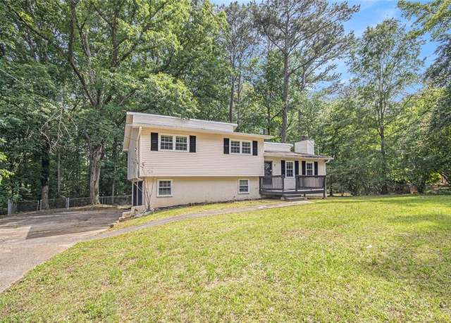 Property at 155 S South Meadowcliff Cir, Carrollton, GA 30116, 3 beds, 2 baths
