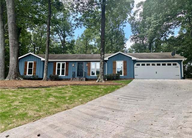 Property at 1743 Moss Dr, Snellville, GA 30078, 3 beds, 2 baths