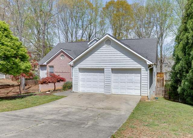 Property at 1545 Smoke Hill Dr, Hoschton, GA 30548, 5 beds, 3 baths