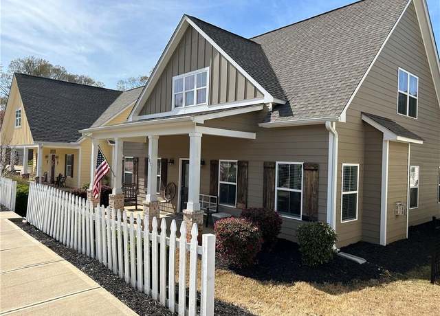 Property at 207 Tan Yard Rd, Social Circle, GA 30025, 3 beds, 2.5 baths