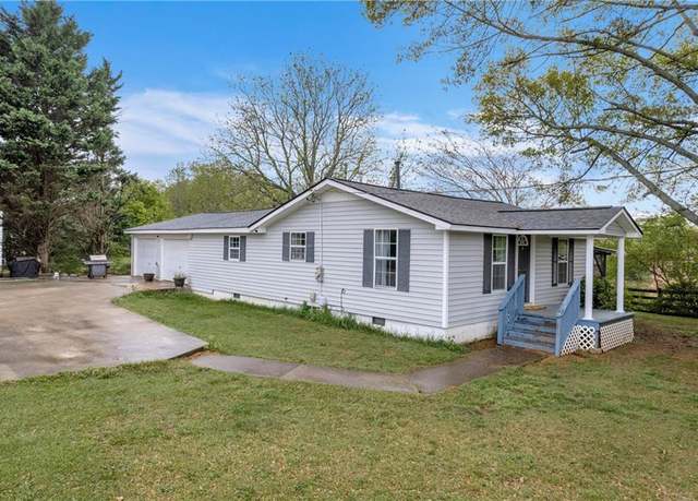 Property at 7310 Pea Ridge Pl, Gainesville, GA 30506, 3 beds, 2 baths