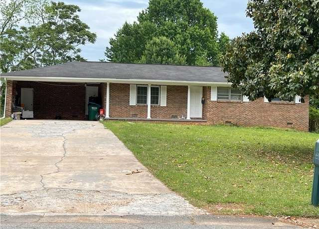 Property at 6192 Meadowbrook Dr, Norcross, GA 30093, 4 beds, 1.5 baths