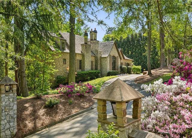 Property at 105 Kingston Mnr, Atlanta, GA 30342, 7 beds, 8.5 baths