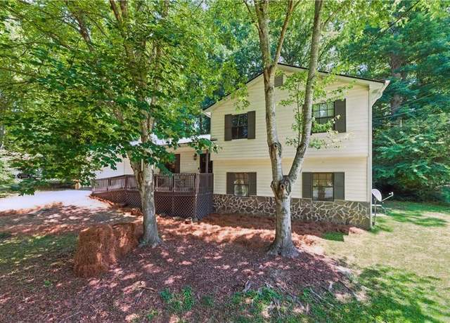 Property at 2031 Dennis Pl, Buford, GA 30519, 3 beds, 2.5 baths